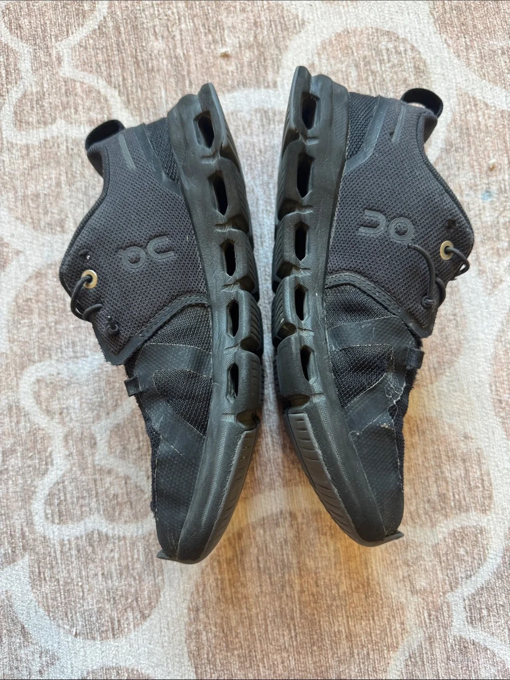 On Running Kids Black Athletic Sneakers size 4